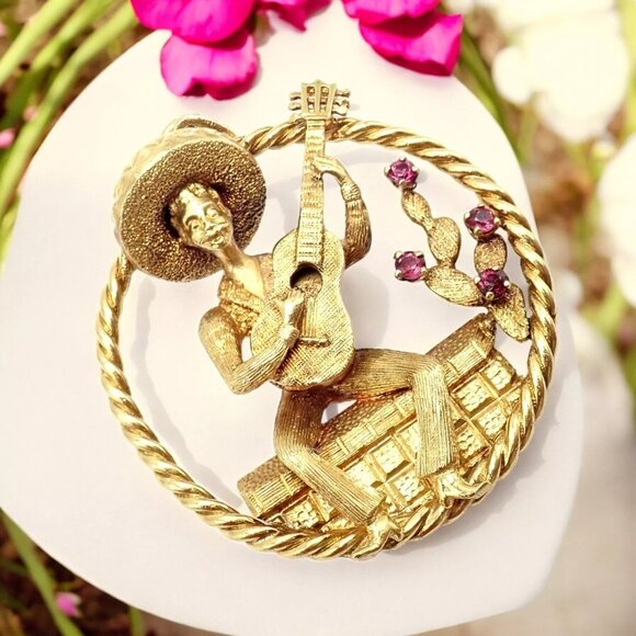 Authentic! Rudi Cherny 18k Yellow Gold Guitar Player Cactus Ruby Pendant - Picture 2 of 13